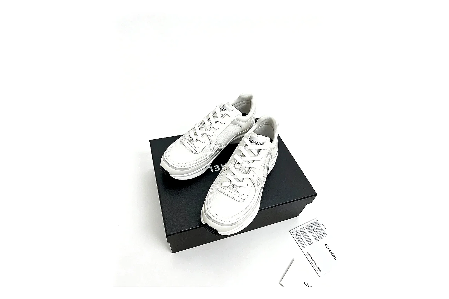 kakoqclab.com Miu Miu Runner Silver White QC photo checklist six-photo gallery thumbnail 6