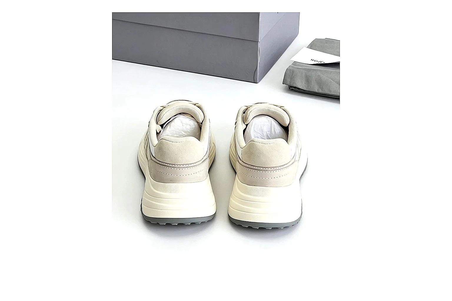kakoqclab.com Miu Miu Vintage Runner Cream Gum QC photo checklist six-photo gallery thumbnail 4