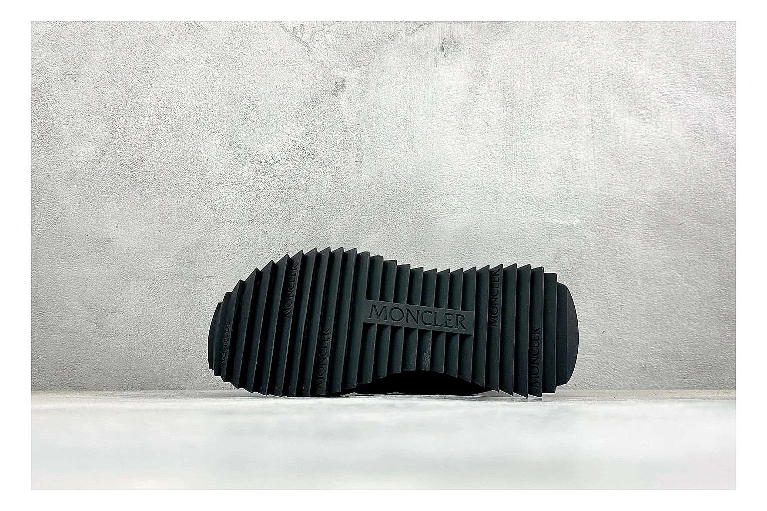 Moncler Pacey black suede QC inspection image thumbnail 3