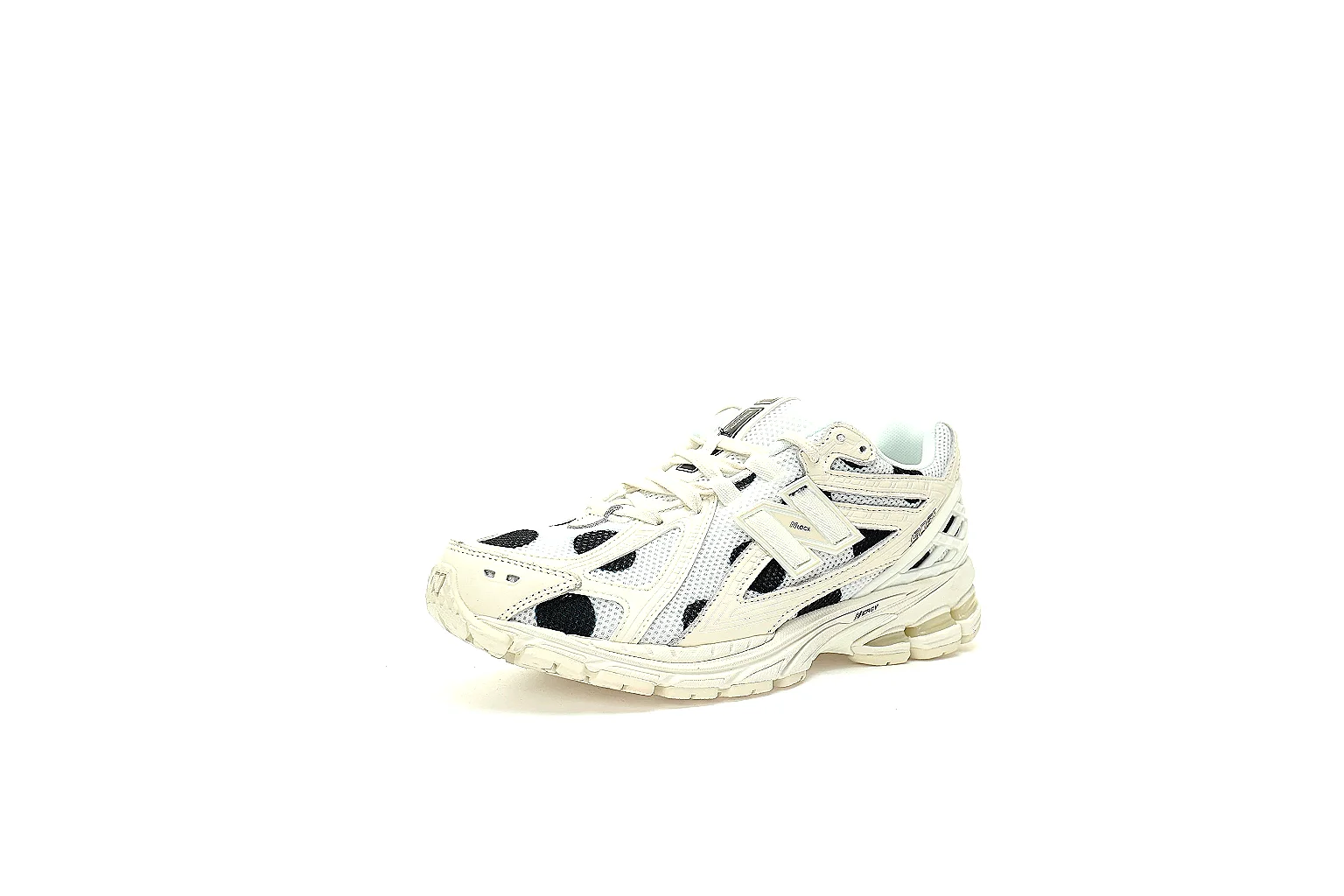 New Balance 1906R six-angle QC gallery with side, top, outsole and paired views thumbnail 5