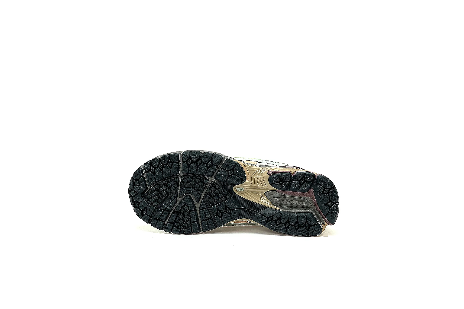 New Balance 1906R QC angles showing logos, stitching, heel cage, toe box and outsole thumbnail 2