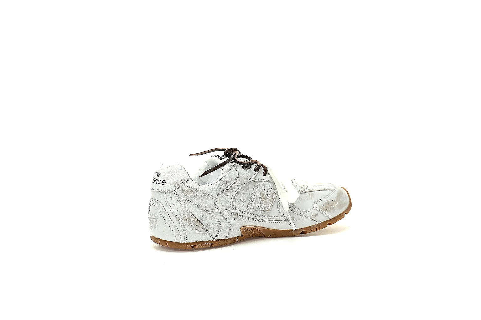 New Balance 204L six-angle QC gallery showing logos, panels, top and gum outsole thumbnail 2