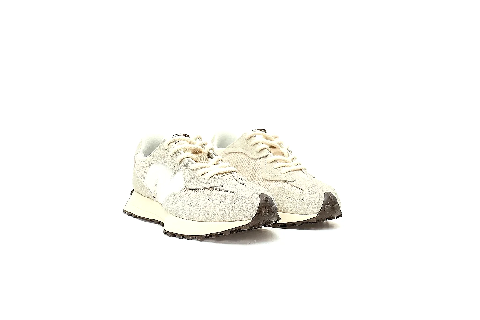 New Balance cream runner QC views showing upper stitching, logos and outsole lugs thumbnail 4