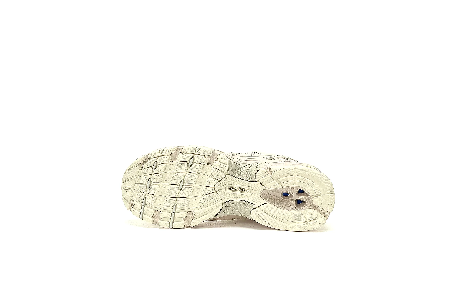 New Balance 530-style cream runner QC set with side, top, sole and paired angles thumbnail 3