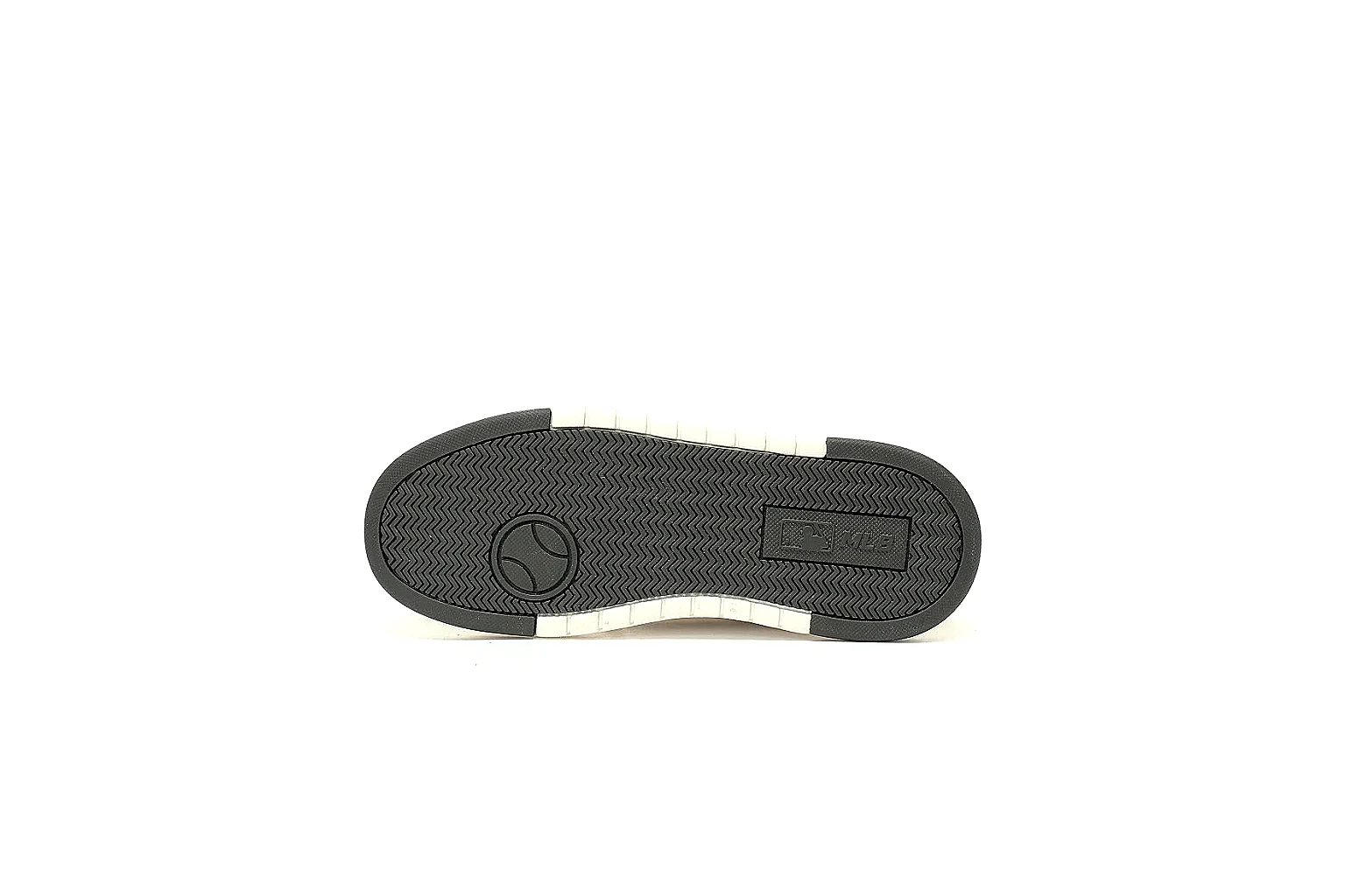 Kako QC Lab inspection photos for New Balance Black White Runner Sneaker thumbnail 3