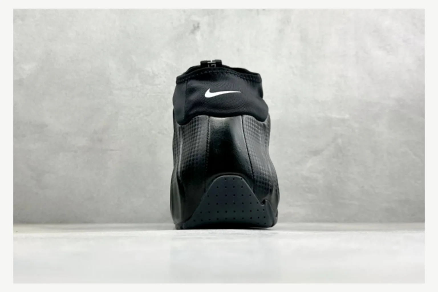 Nike Air Foamposite Black Mid Top QC photo reference SKU 1182167379 thumbnail 4