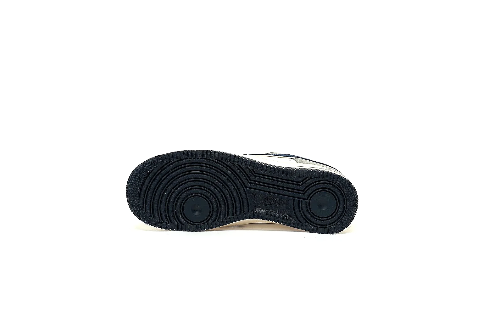 Kako QC Lab inspection photos for Nike Navy White Low Court Sneaker thumbnail 3