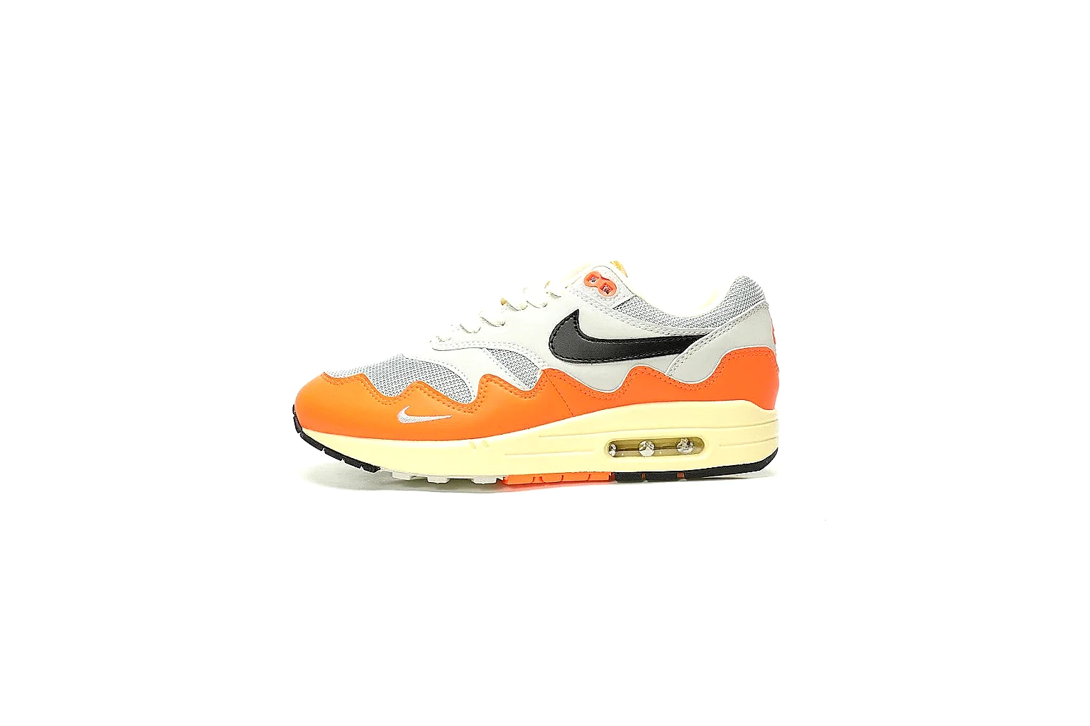 Kako QC Lab inspection photos for Nike Orange Cream Retro Runner Sneaker