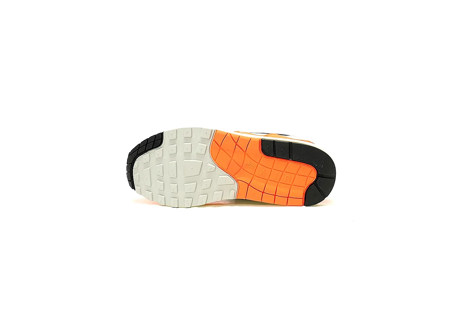 Kako QC Lab inspection photos for Nike Orange Cream Retro Runner Sneaker thumbnail 2