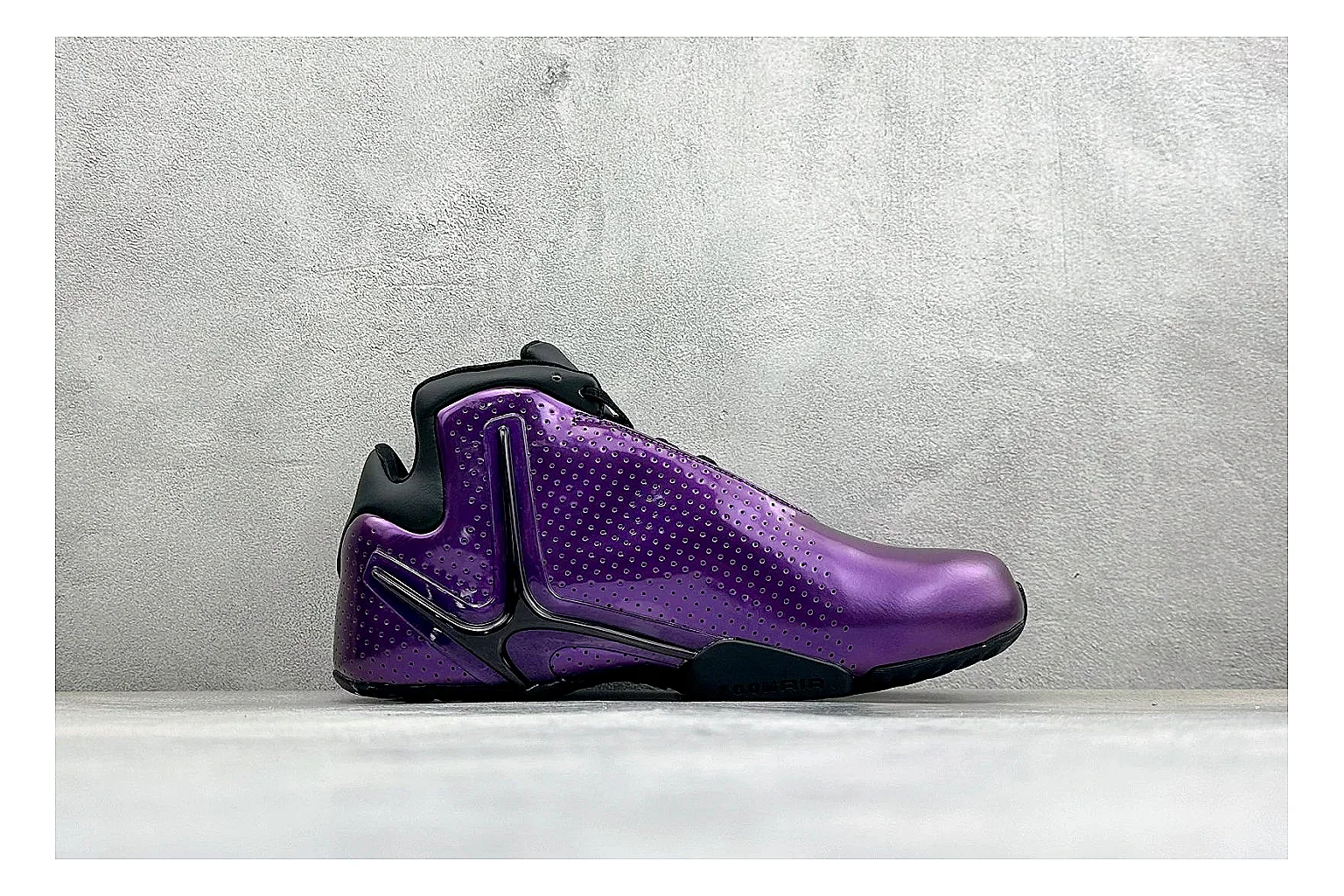 Nike Zoom Hyperflight Purple QC reference photo showing glossy purple upper, high-shine basketball shell, sculpted midsole, and sleek court profile thumbnail 5
