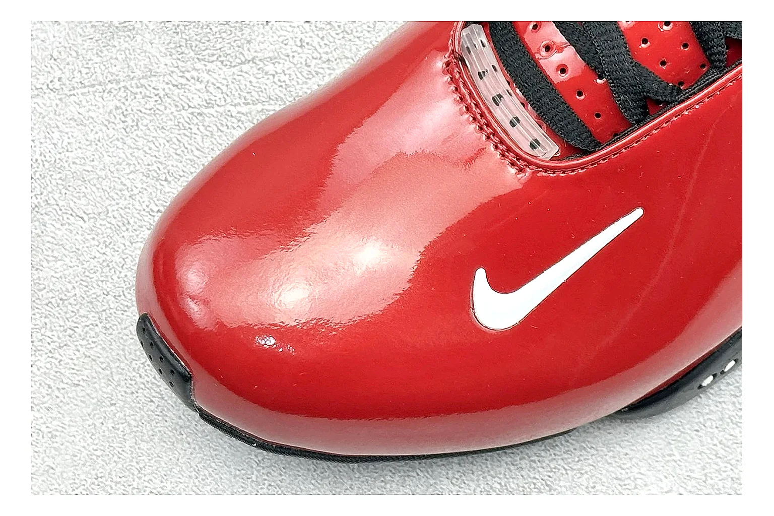 Nike Zoom Hyperflight Red QC reference photo showing red glossy basketball upper, streamlined shell, black detail lines, and sculpted court sole thumbnail 4