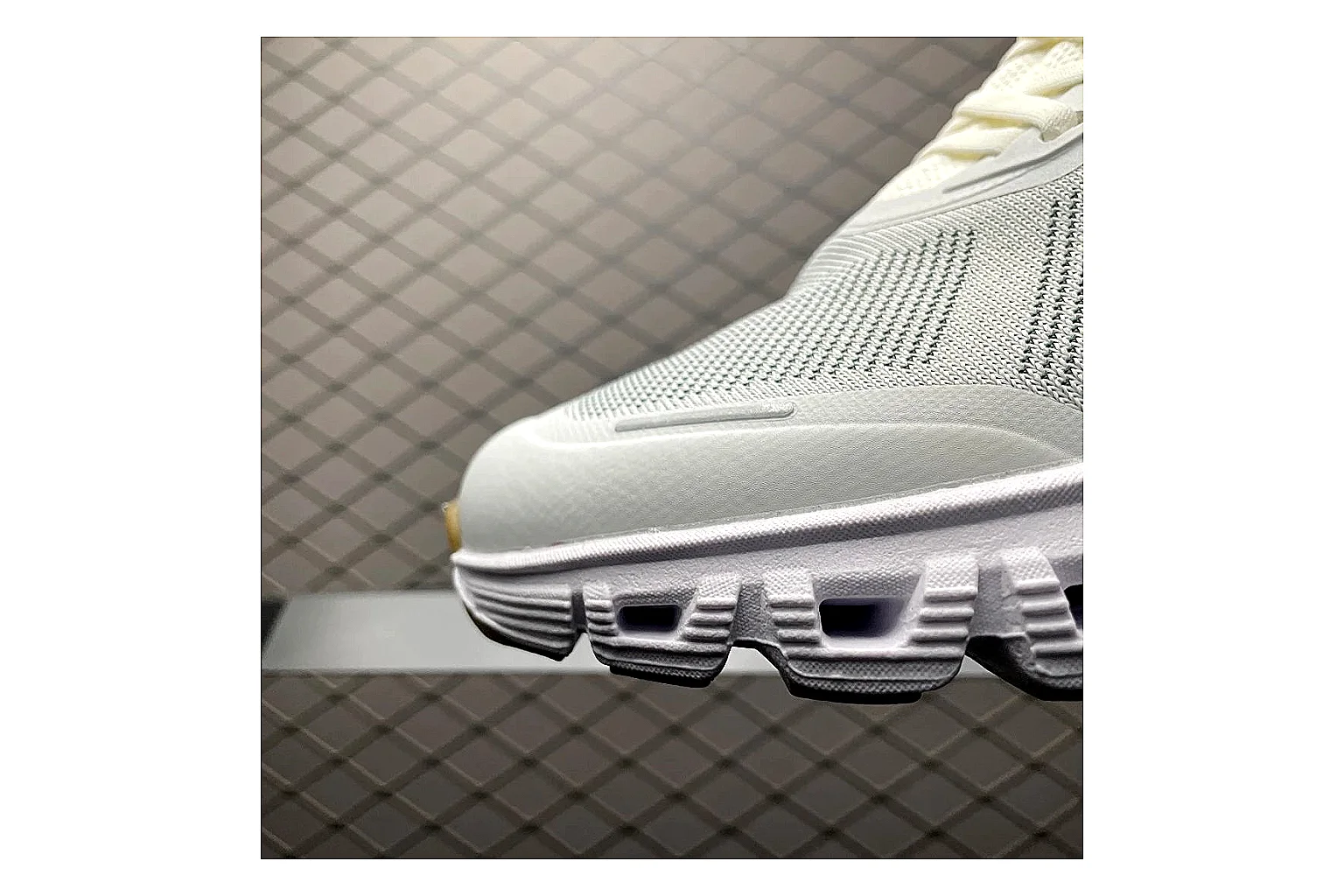 On Cloud 6 White Grey Sneaker QC photo showing white grey cloud 6 runner with mixed upper and trainer shape thumbnail 4