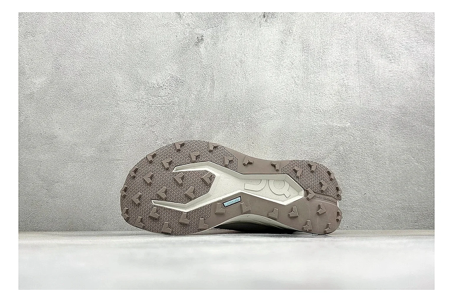 On Cloudmonster White Orange QC reference photo showing white running mesh, orange accent hits, oversized CloudTec sole pods, and a rounded runner silhouette thumbnail 3