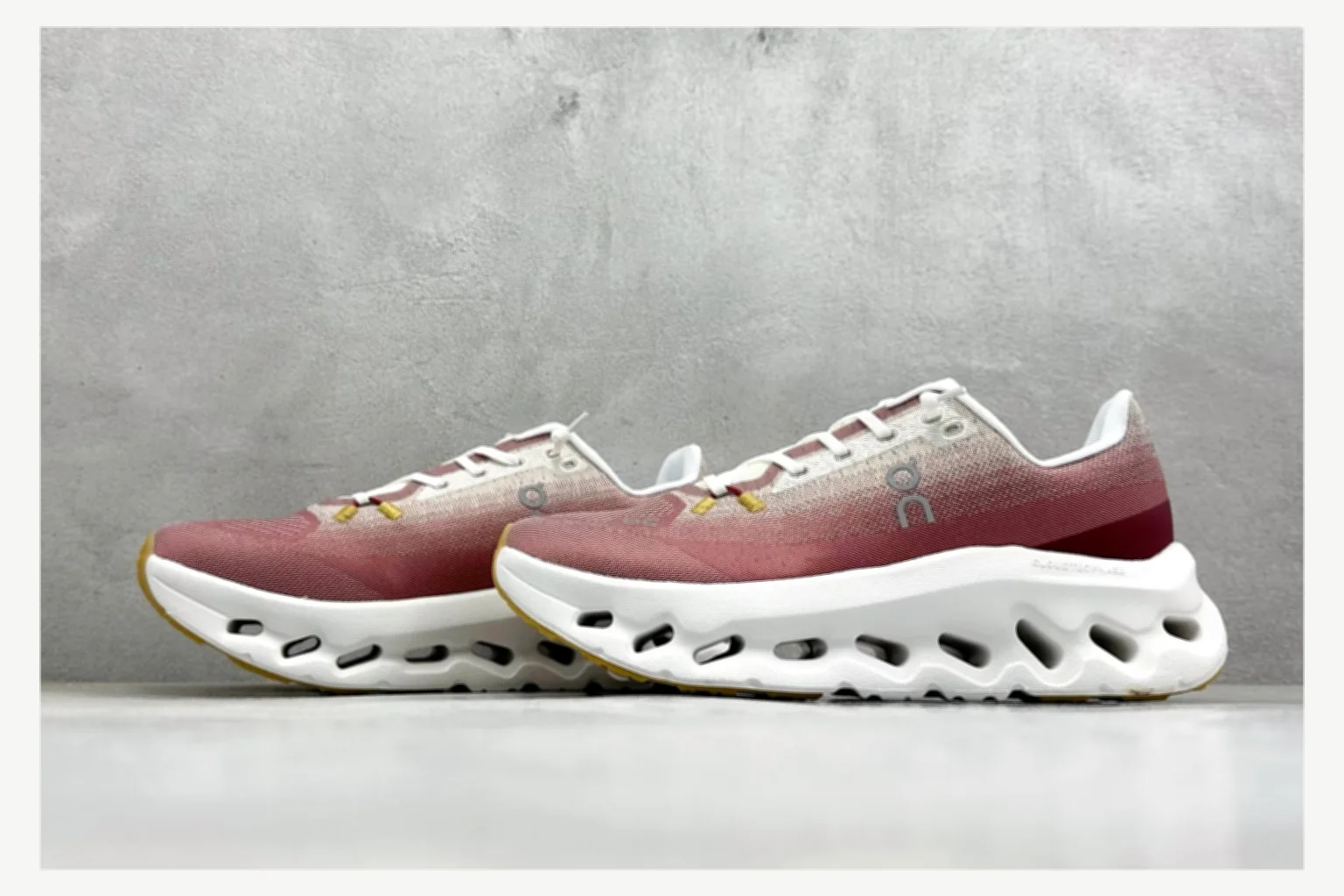 On Cloudtilt White Blue Runner QC photo reference SKU 1182167416 thumbnail 3