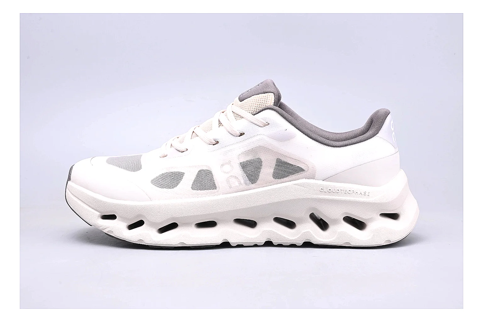 On Cloudtilt White Grey Sneaker QC photo showing white grey cloudtilt lifestyle trainer with mixed upper and trainer shape