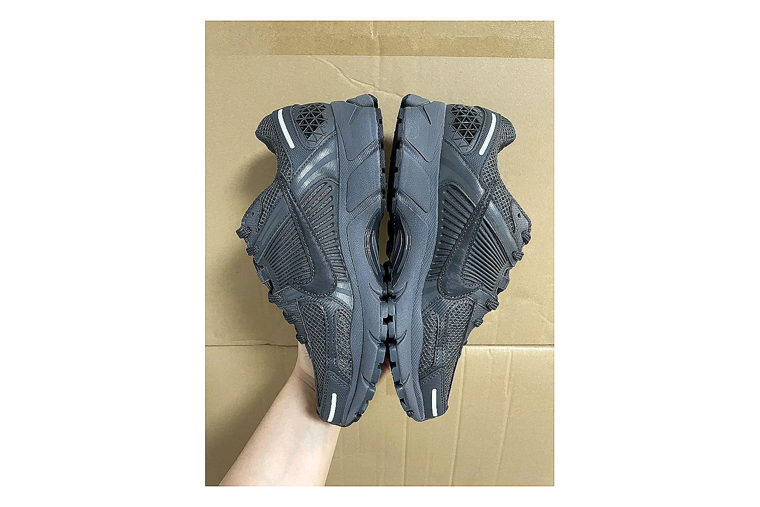 Casual Low-Top Sneaker 4864 QC photo reference showing casual low-top sneaker with clean paneling, textured upper and six-view gallery for daily streetwear styling plus side-profile shape, upper panel lines, and outsole detail thumbnail 4