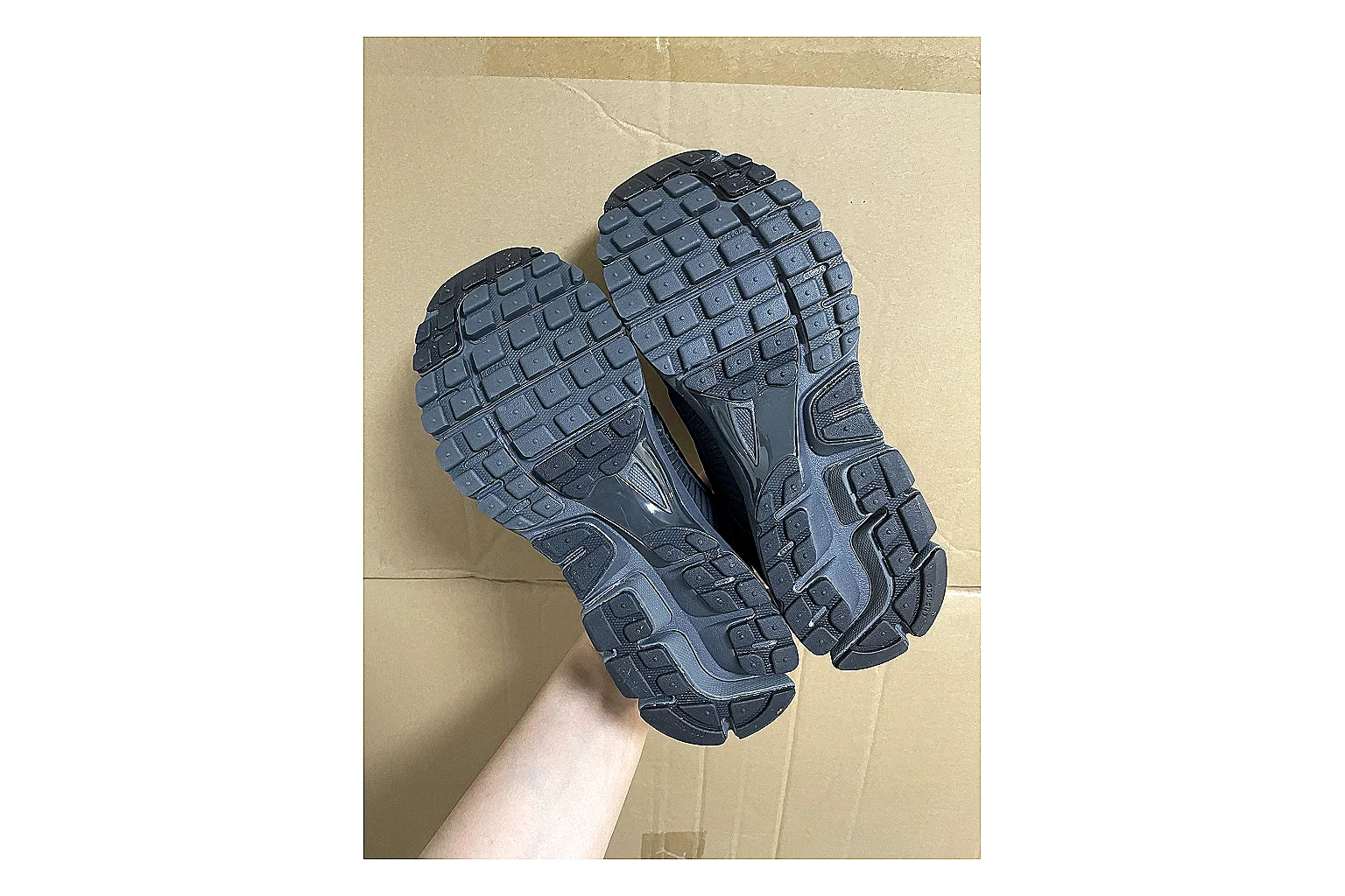 Casual Low-Top Sneaker 4864 QC photo reference showing casual low-top sneaker with clean paneling, textured upper and six-view gallery for daily streetwear styling plus side-profile shape, upper panel lines, and outsole detail thumbnail 6