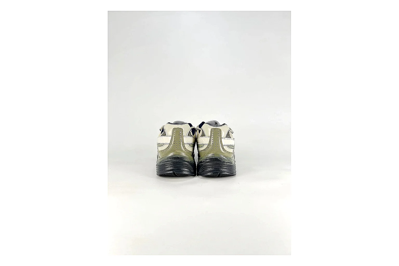 Other Casual Low-Top Sneaker 5134 QC reference photo showing textured low-top upper, clean paneling, daily casual silhouette, and straightforward sole shape thumbnail 2