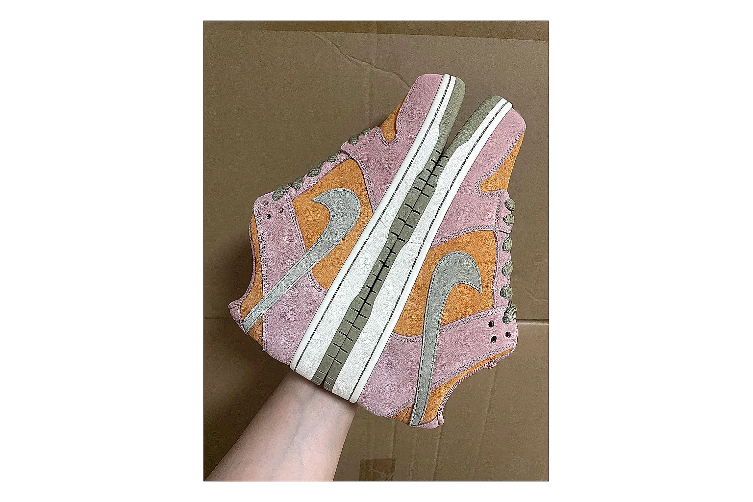 Casual Low-Top Sneaker 5146 QC photo showing red casual low-top with mixed-material upper and low-profile shape thumbnail 2