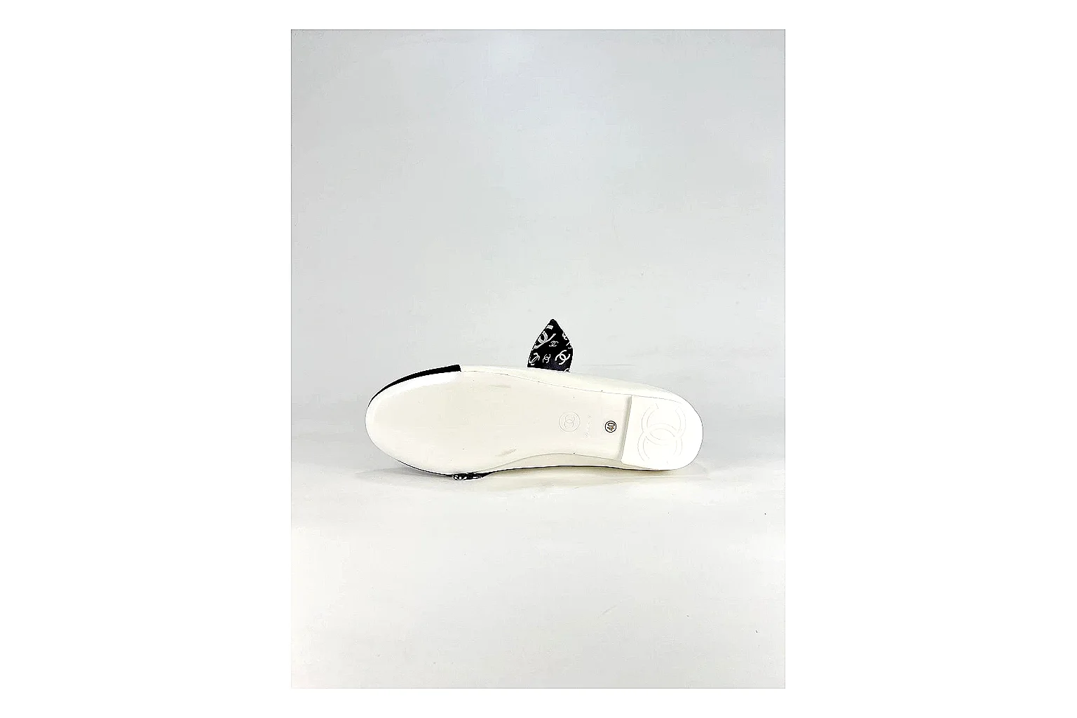 Other Casual Low-Top Sneaker 5165 QC reference photo showing clean panel layout, textured low-top upper, simple streetwear profile, and everyday outsole thumbnail 3