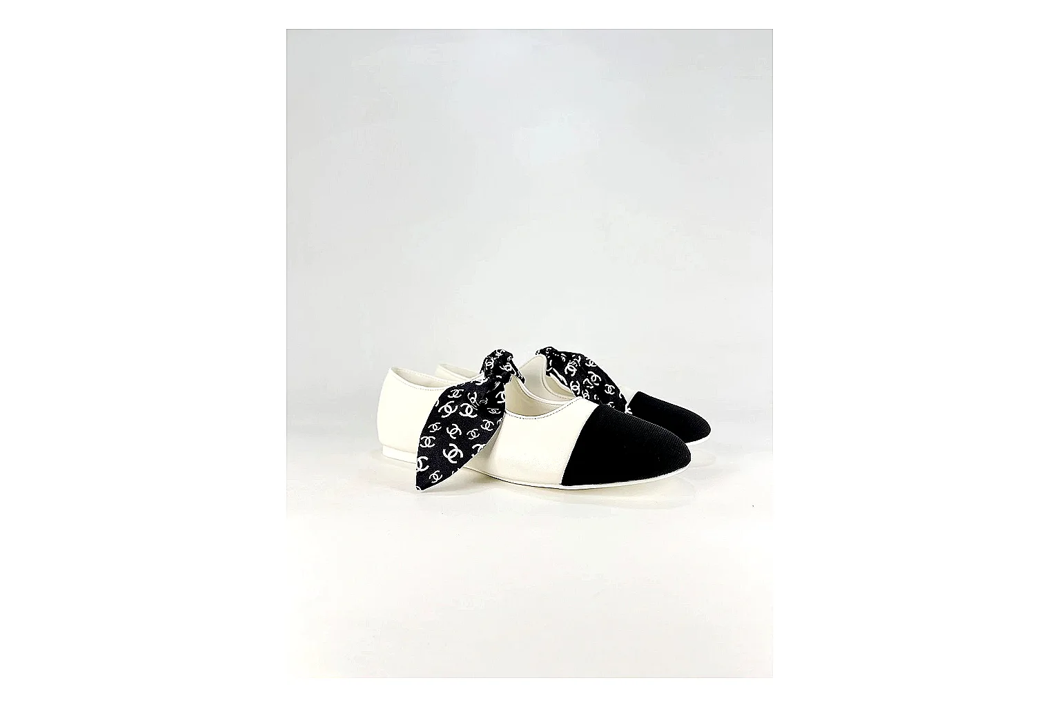 Other Casual Low-Top Sneaker 5165 QC reference photo showing clean panel layout, textured low-top upper, simple streetwear profile, and everyday outsole thumbnail 5