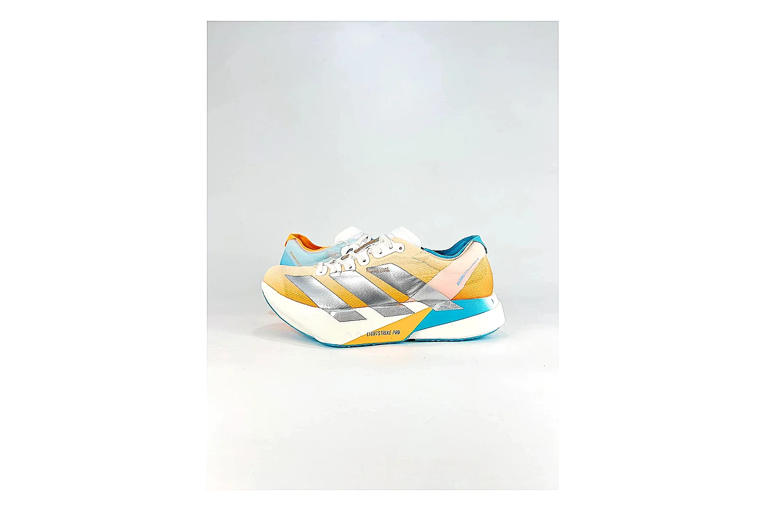 Casual Low-Top Sneaker 5176 QC photo showing red casual low-top with mixed-material upper and low-profile shape