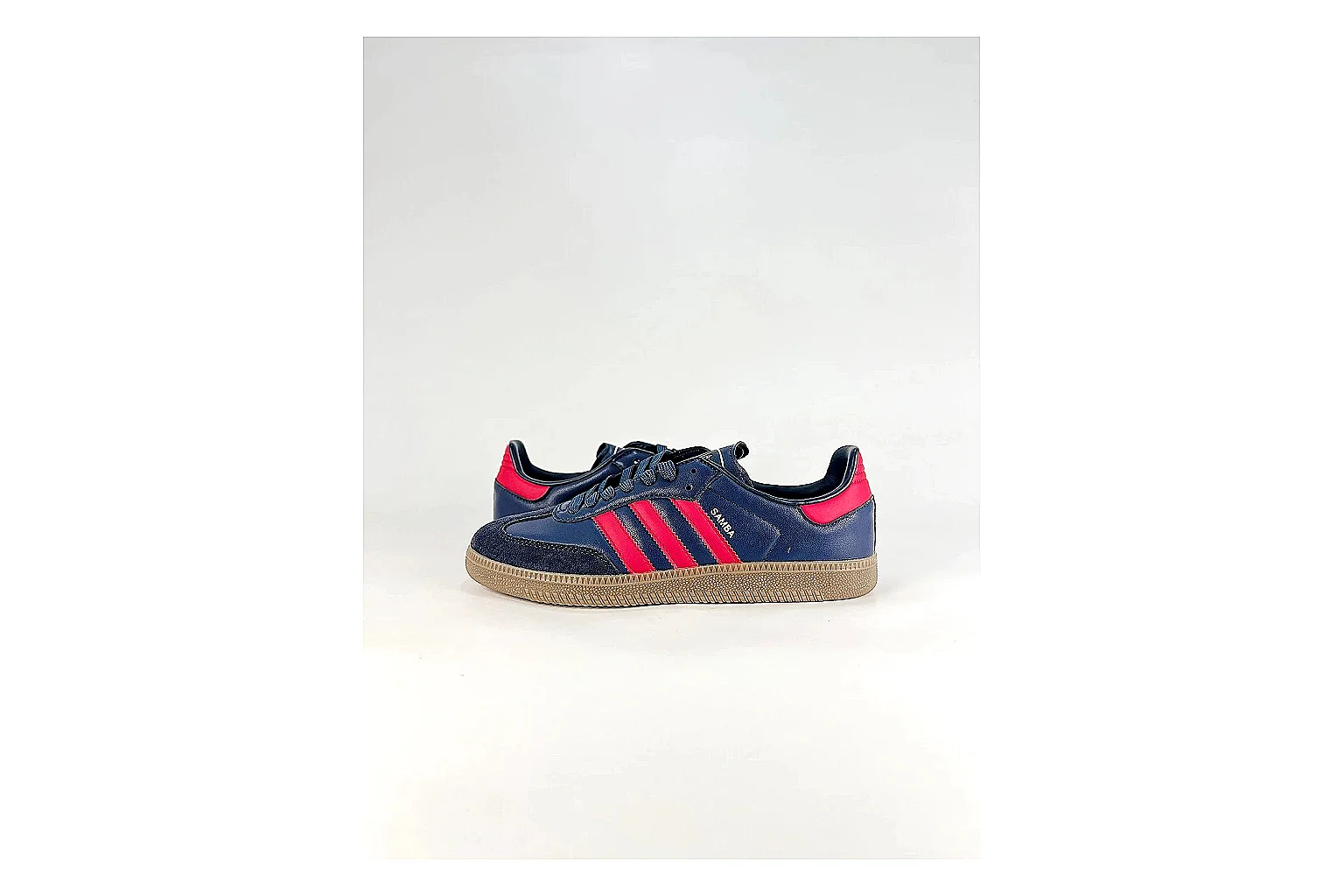 Casual Low-Top Sneaker 5180 QC photo showing red casual low-top with mixed-material upper and low-profile shape