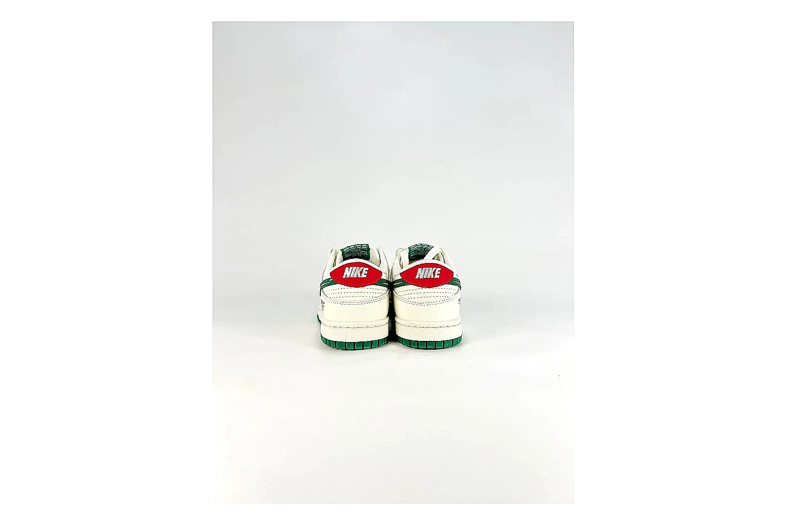 Casual Low-Top Sneaker 5184 QC photo showing red casual low-top with mixed-material upper and low-profile shape thumbnail 2