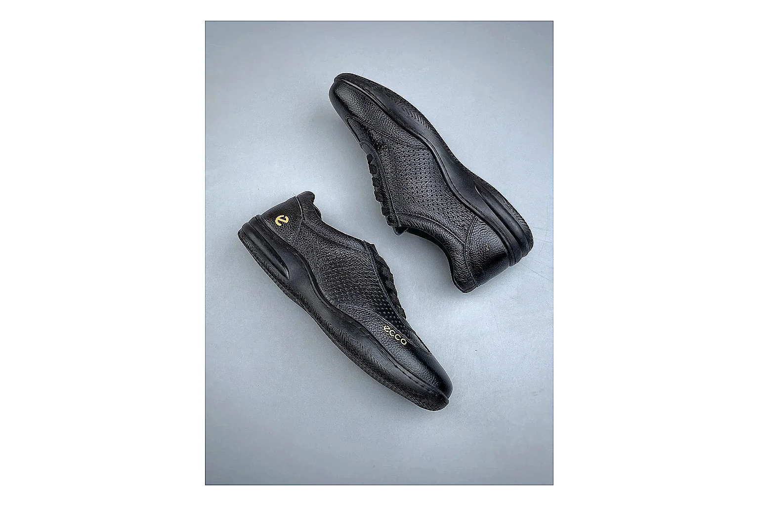 Casual Low-Top Sneaker 5191 QC photo showing red casual low-top with mixed-material upper and low-profile shape thumbnail 3