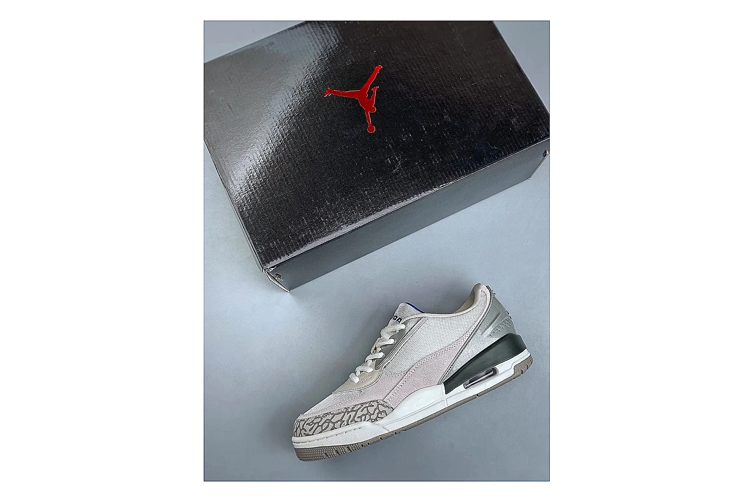 Casual Low-Top Sneaker 5215 QC photo showing red casual low-top with mixed-material upper and low-profile shape thumbnail 5