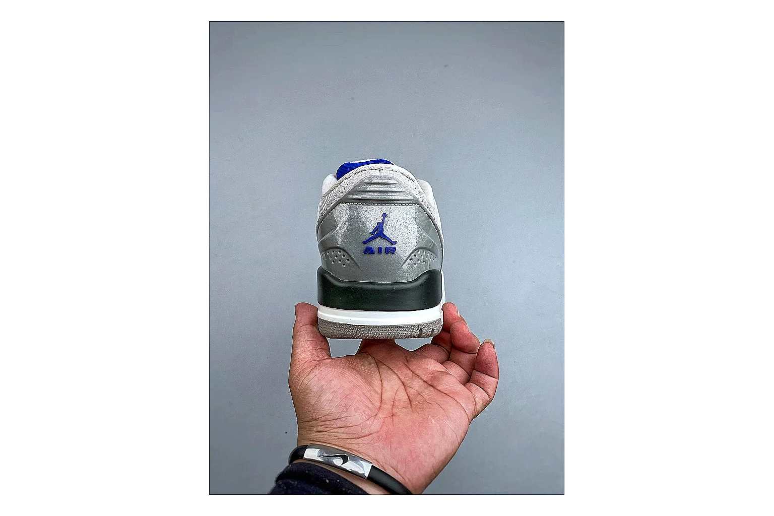 Casual Low-Top Sneaker 5215 QC photo showing red casual low-top with mixed-material upper and low-profile shape thumbnail 6