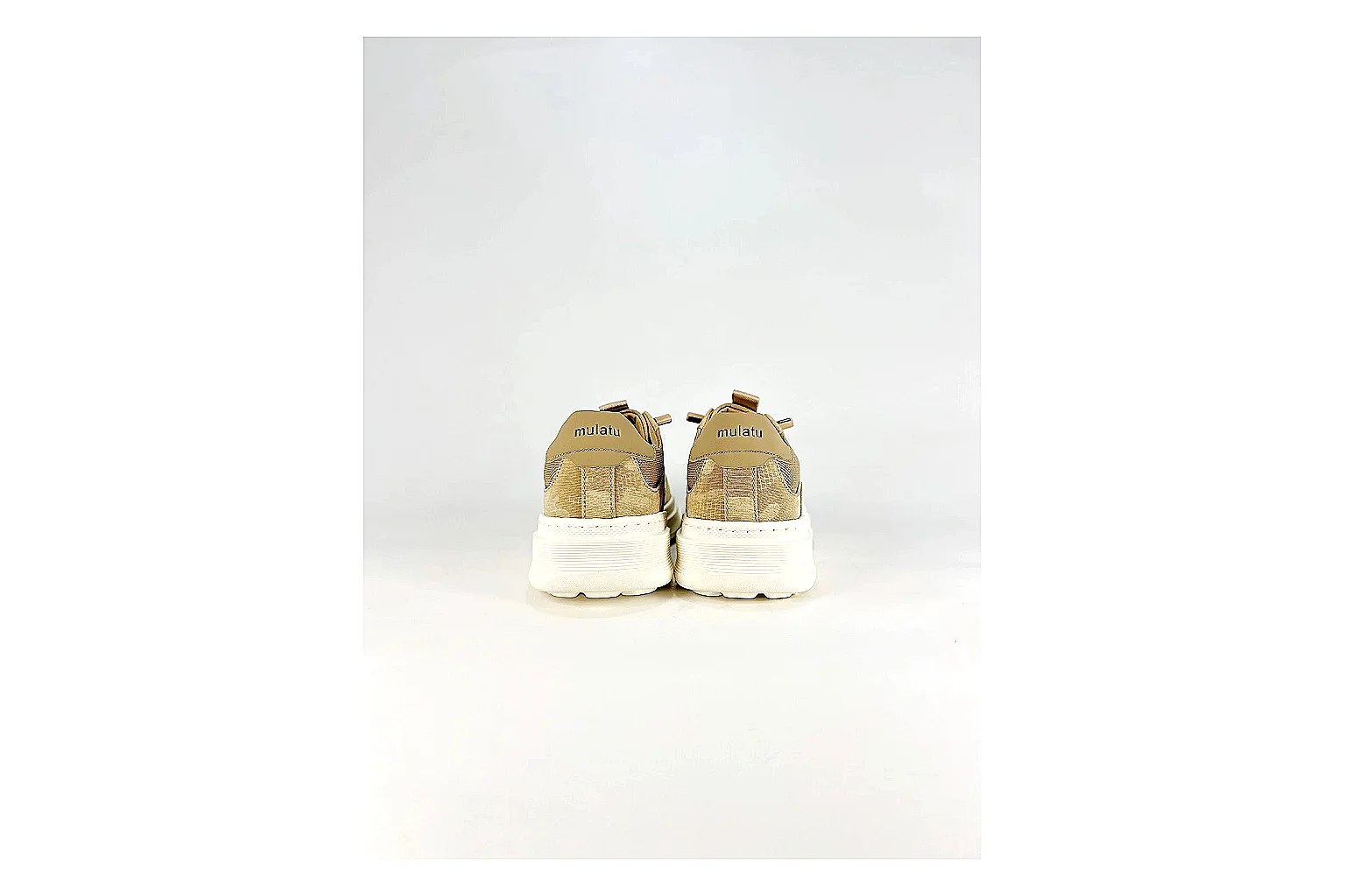 Casual Low-Top Sneaker 5218 QC photo showing red casual low-top with mixed-material upper and low-profile shape thumbnail 2
