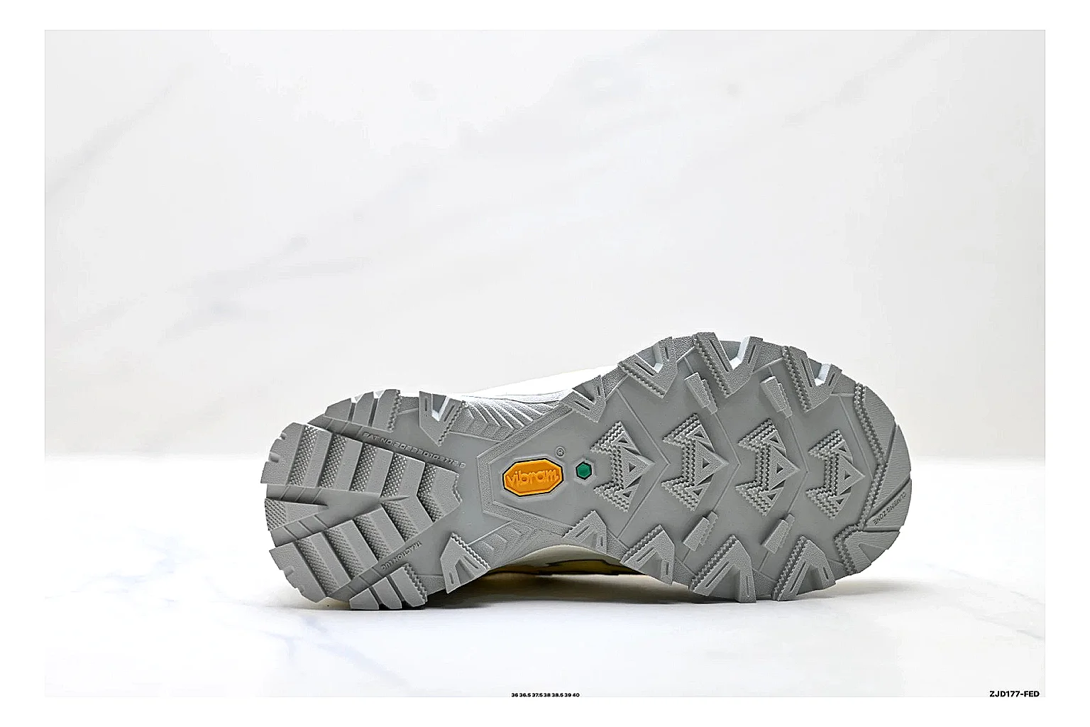 Casual Low-Top Sneaker 5222 QC photo showing red casual low-top with mixed-material upper and low-profile shape thumbnail 3