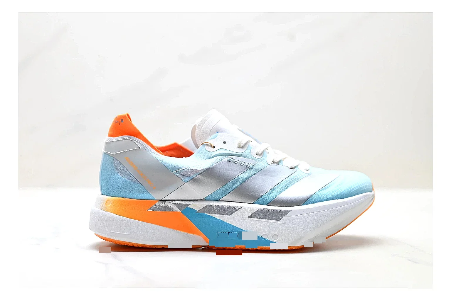 Casual Low-Top Sneaker 5249 QC photo showing red casual low-top with mixed-material upper and low-profile shape
