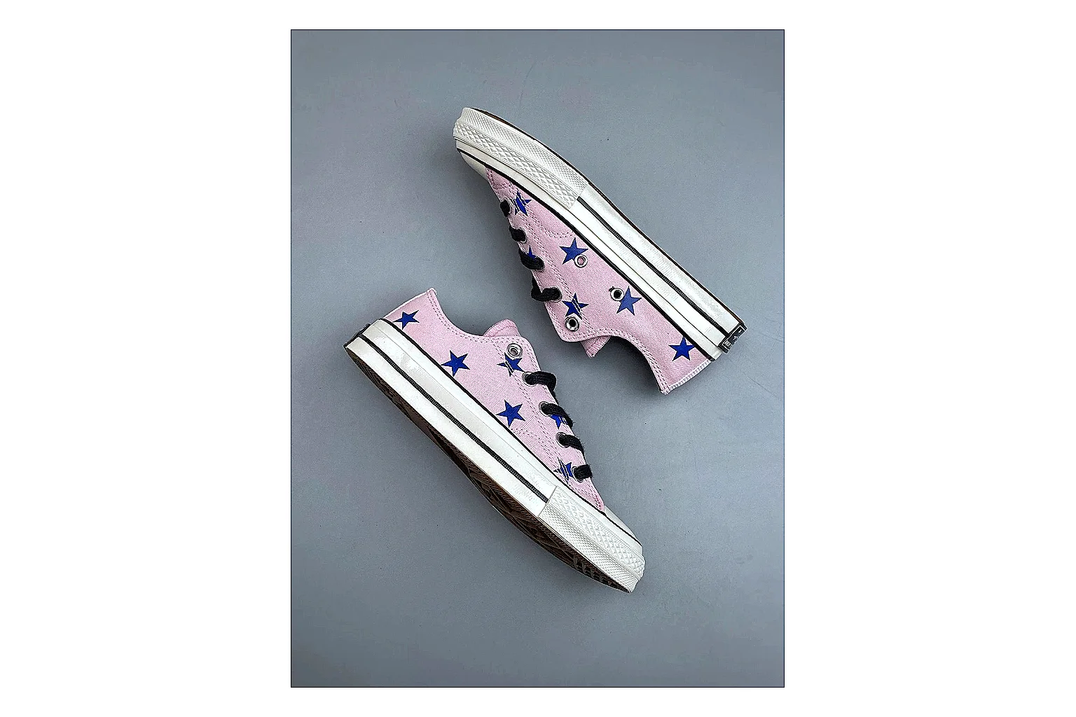 Casual Low-Top Sneaker 5258 QC photo showing red casual low-top with mixed-material upper and low-profile shape thumbnail 3