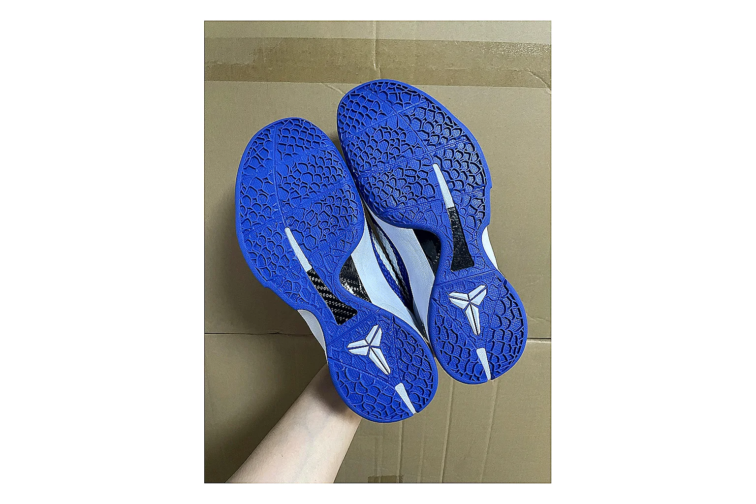 Casual Low-Top Sneaker 5590 QC photo showing red casual low-top with mixed-material upper and low-profile shape thumbnail 4