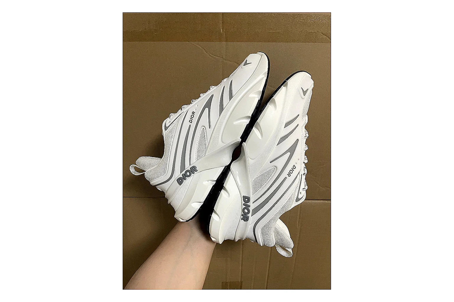 Casual Low-Top Sneaker 5690 QC photo showing red casual low-top with mixed-material upper and low-profile shape thumbnail 2