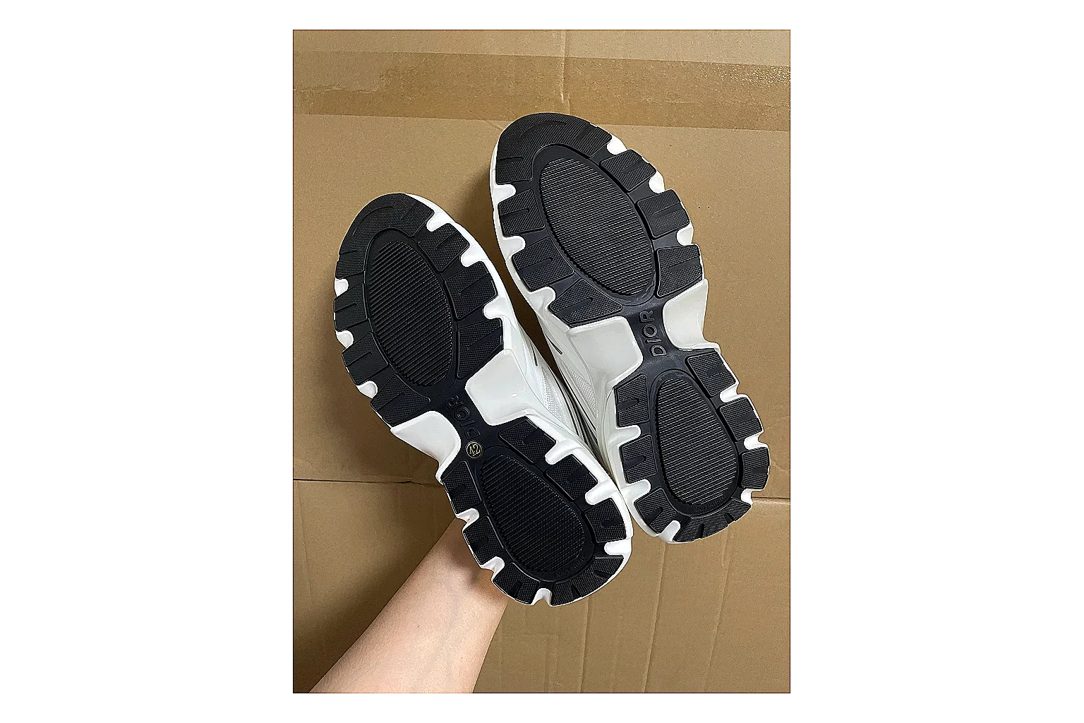 Casual Low-Top Sneaker 5690 QC photo showing red casual low-top with mixed-material upper and low-profile shape thumbnail 4