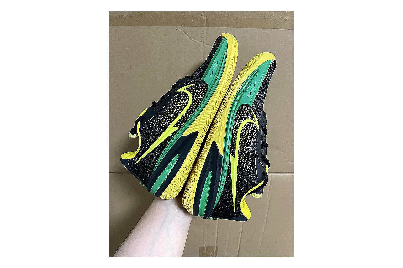 Casual Low-Top Sneaker 5718 QC photo showing red casual low-top with mixed-material upper and low-profile shape thumbnail 2