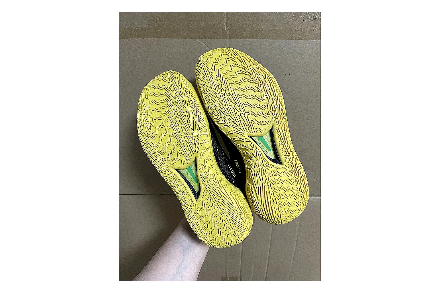 Casual Low-Top Sneaker 5718 QC photo showing red casual low-top with mixed-material upper and low-profile shape thumbnail 4