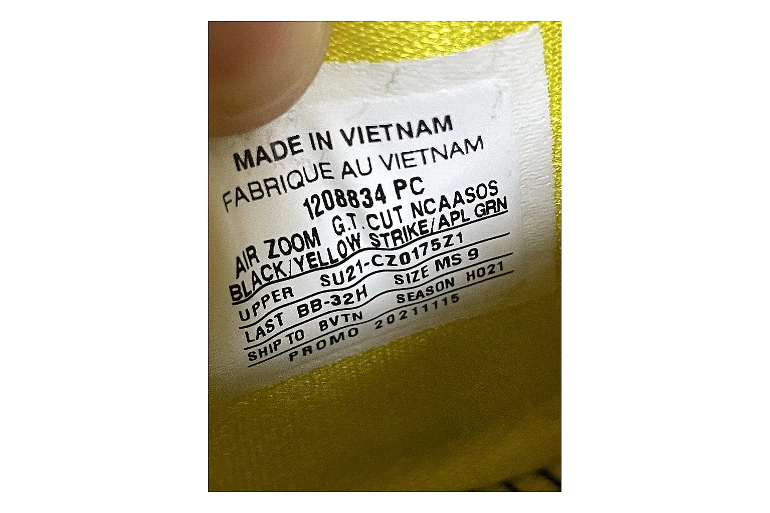 Casual Low-Top Sneaker 5718 QC photo showing red casual low-top with mixed-material upper and low-profile shape thumbnail 6