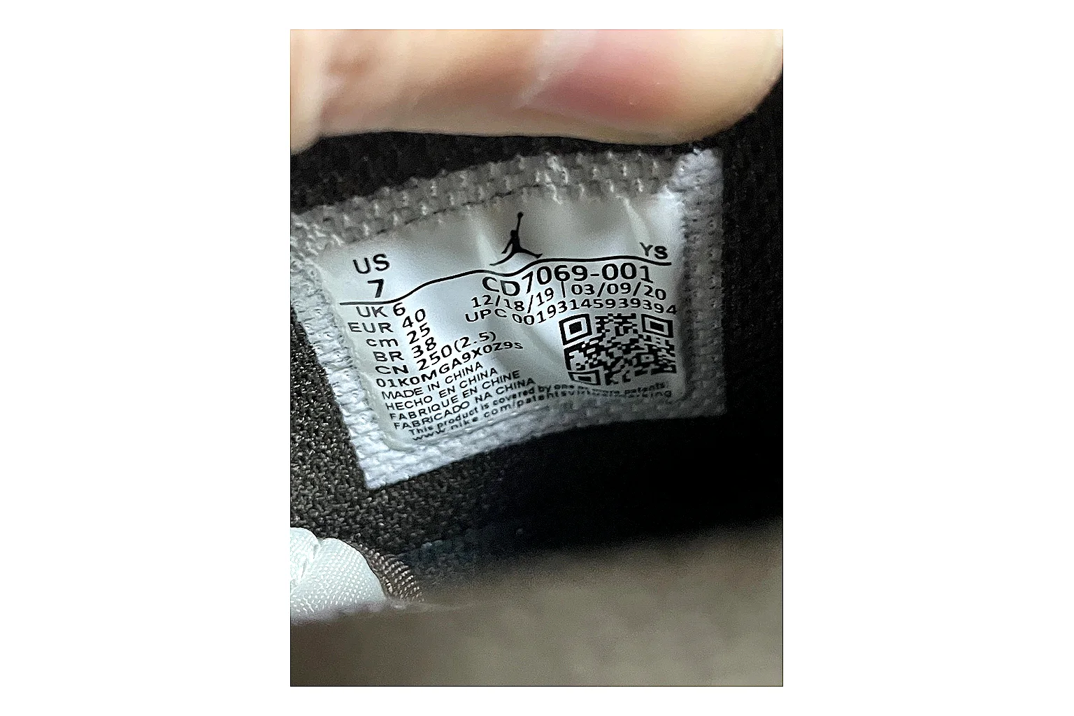 Casual Low-Top Sneaker 5802 QC photo reference showing casual low-top sneaker with clean paneling, textured upper and six-view gallery for daily streetwear styling plus side-profile shape, upper panel lines, and outsole detail thumbnail 3