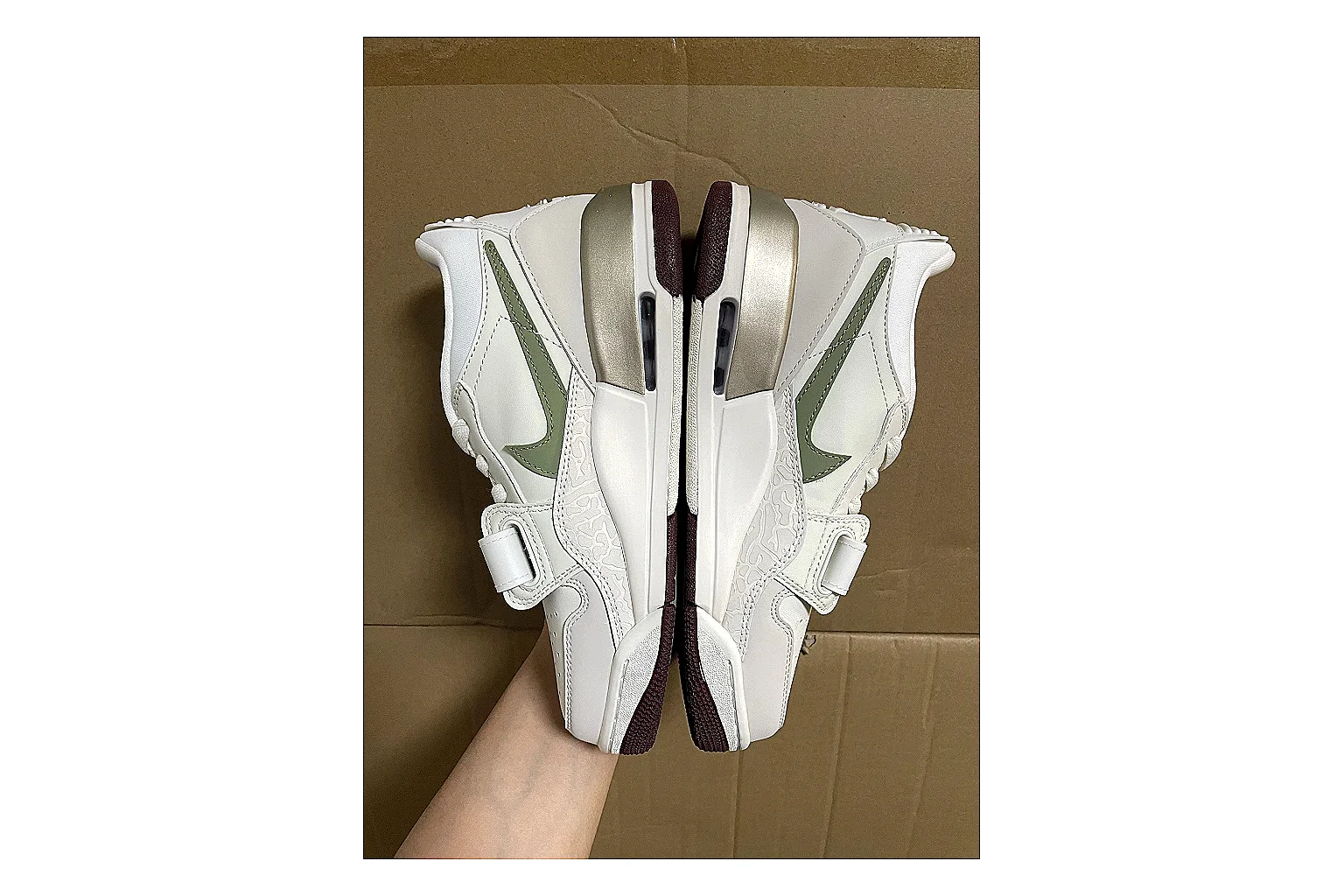 Casual Low-Top Sneaker 5833 QC photo reference showing casual low-top sneaker with clean paneling, textured upper and six-view gallery for daily streetwear styling plus side-profile shape, upper panel lines, and outsole detail thumbnail 4