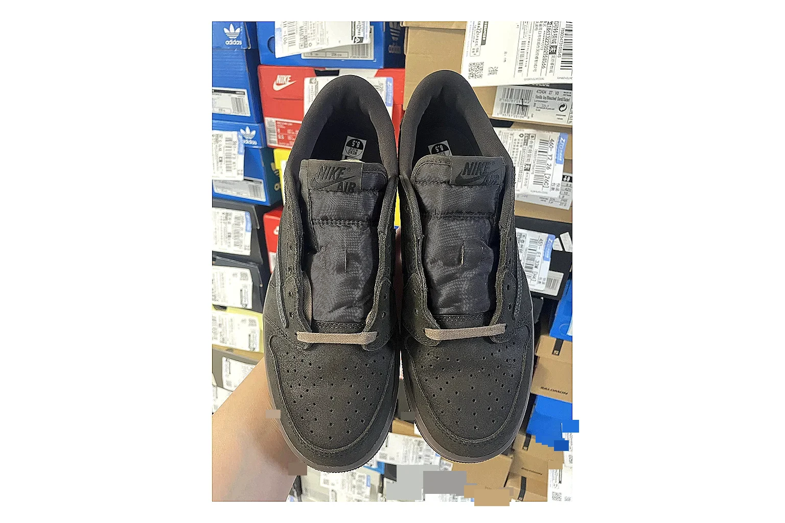 Casual Low-Top Sneaker 6647 QC photo showing red casual low-top with mixed-material upper and low-profile shape