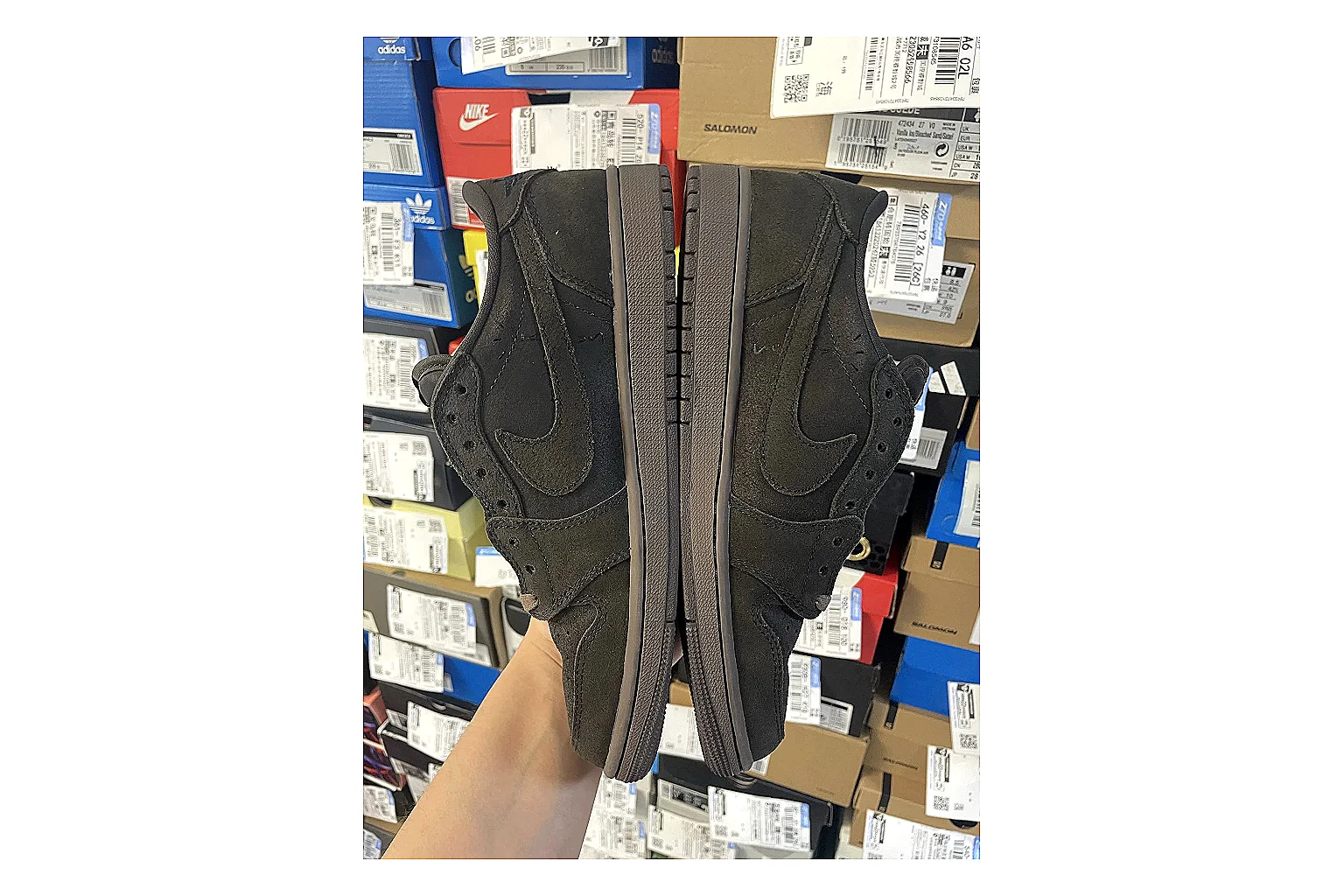 Casual Low-Top Sneaker 6647 QC photo showing red casual low-top with mixed-material upper and low-profile shape thumbnail 2