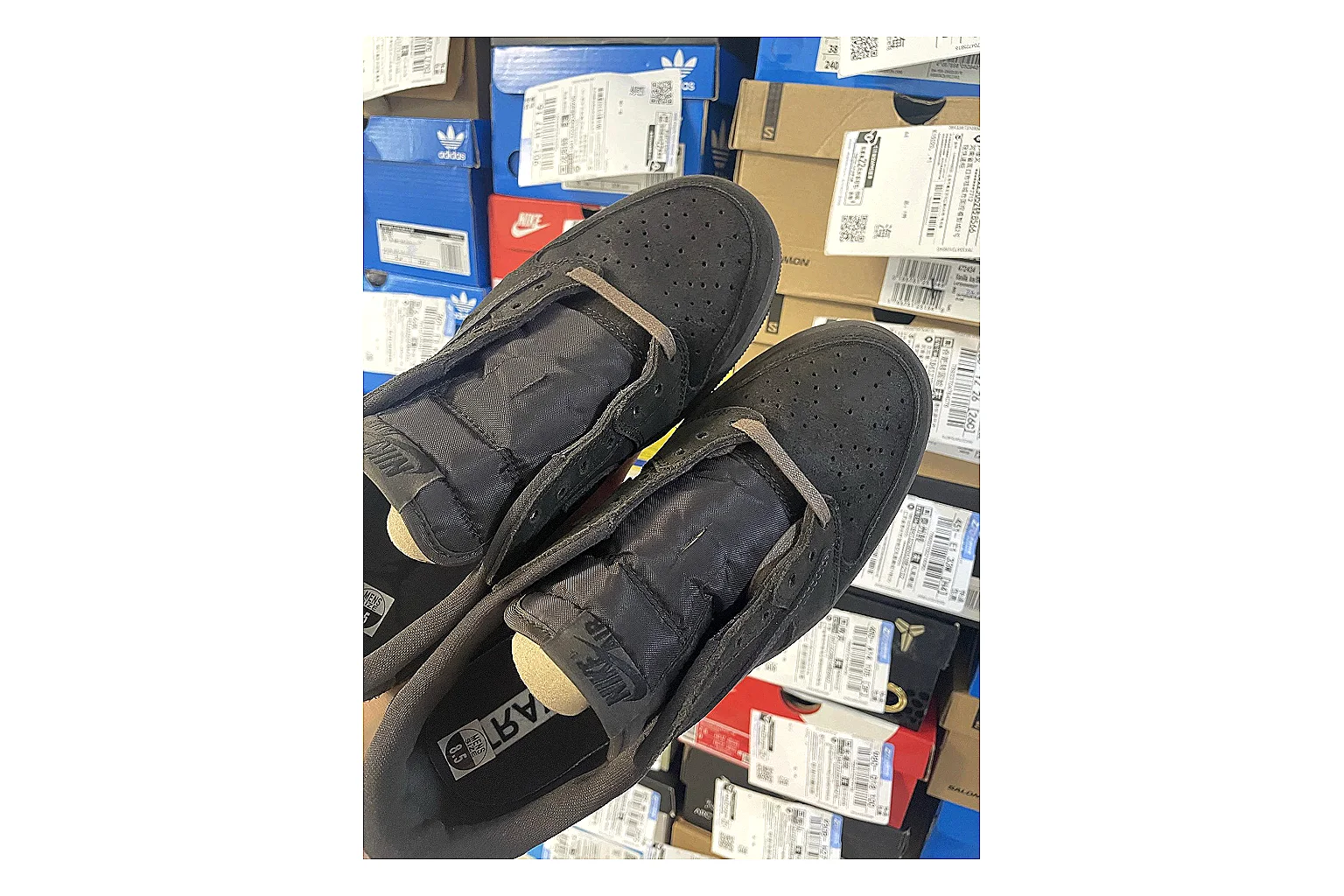 Casual Low-Top Sneaker 6647 QC photo showing red casual low-top with mixed-material upper and low-profile shape thumbnail 3