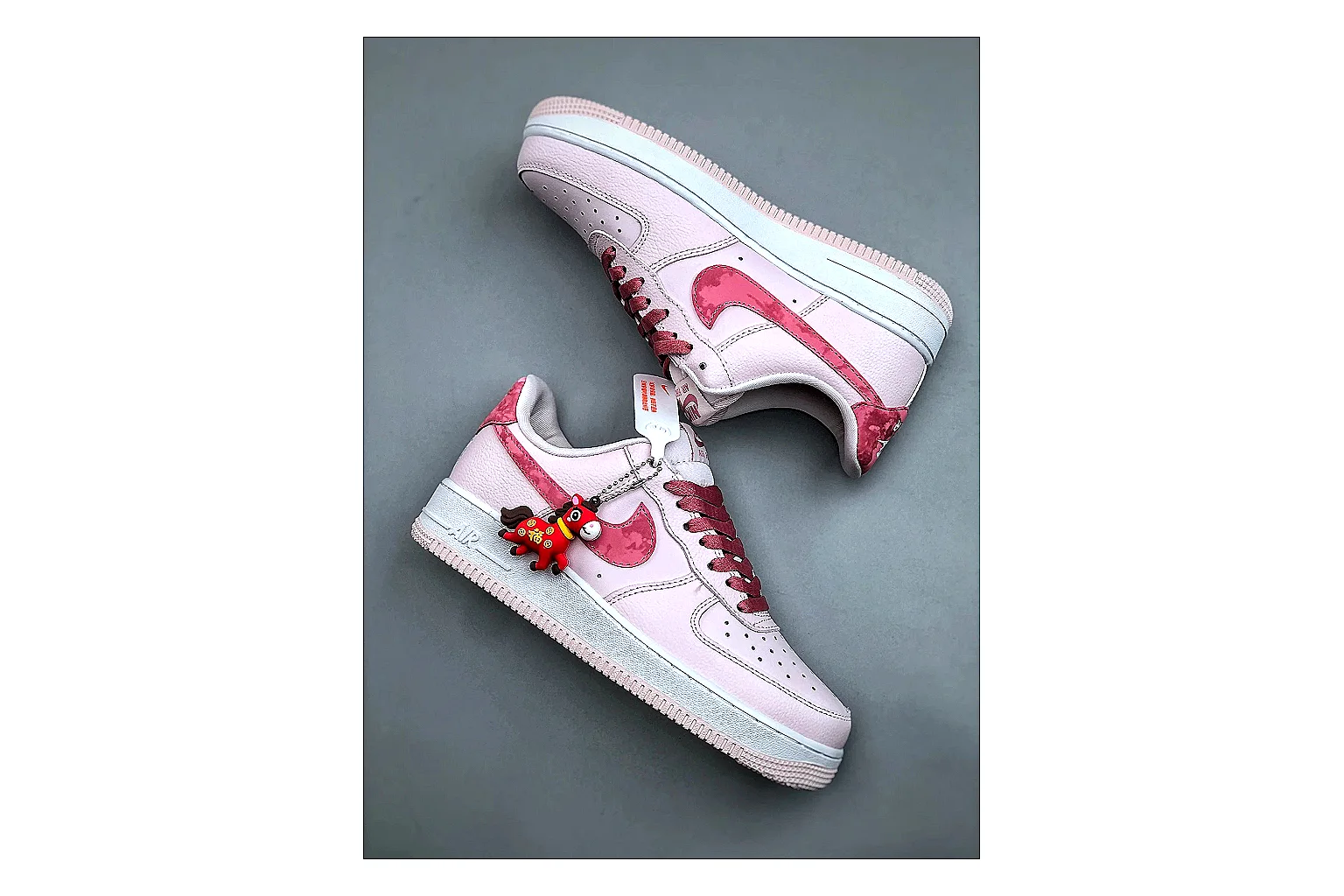 Casual Low-Top Sneaker 6726 QC photo showing red casual low-top with mixed-material upper and low-profile shape thumbnail 3