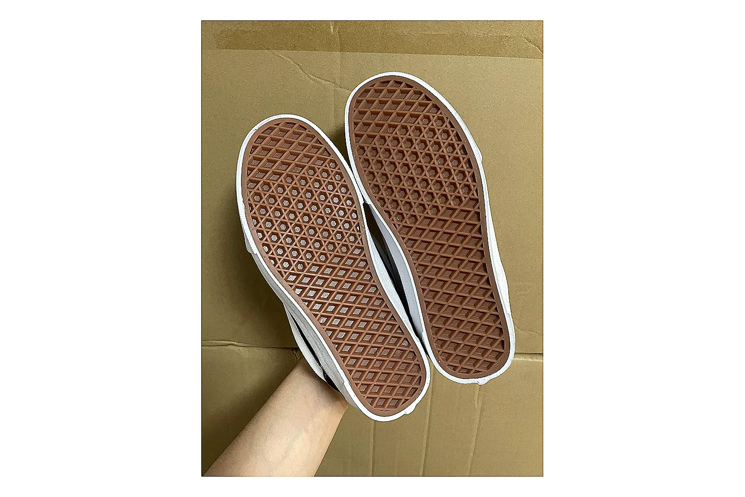 Casual Low-Top Sneaker 7560 QC photo reference showing casual low-top sneaker with clean paneling, textured upper and six-view gallery for daily streetwear styling plus side-profile shape, upper panel lines, and outsole detail thumbnail 4