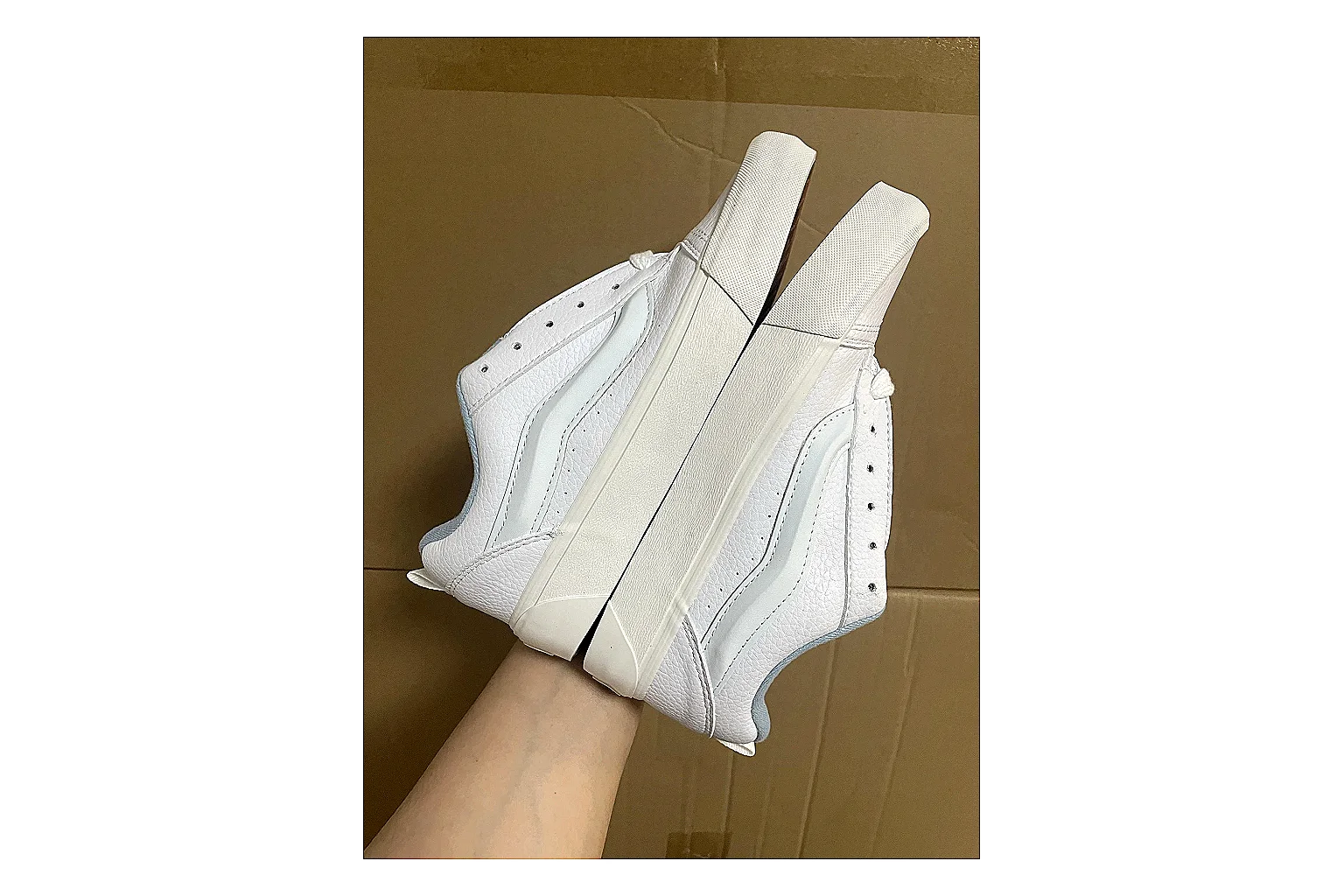 Casual Low-Top Sneaker 7578 QC photo showing red casual low-top with mixed-material upper and low-profile shape thumbnail 2