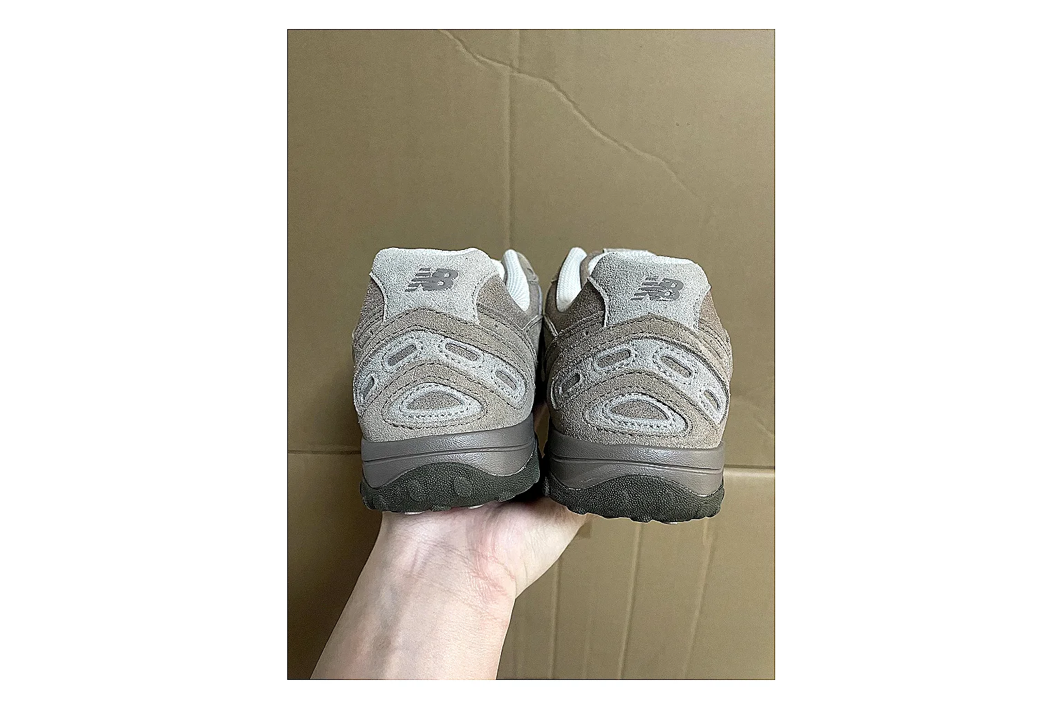 Casual Low-Top Sneaker 7650 QC photo showing red casual low-top with mixed-material upper and low-profile shape thumbnail 3